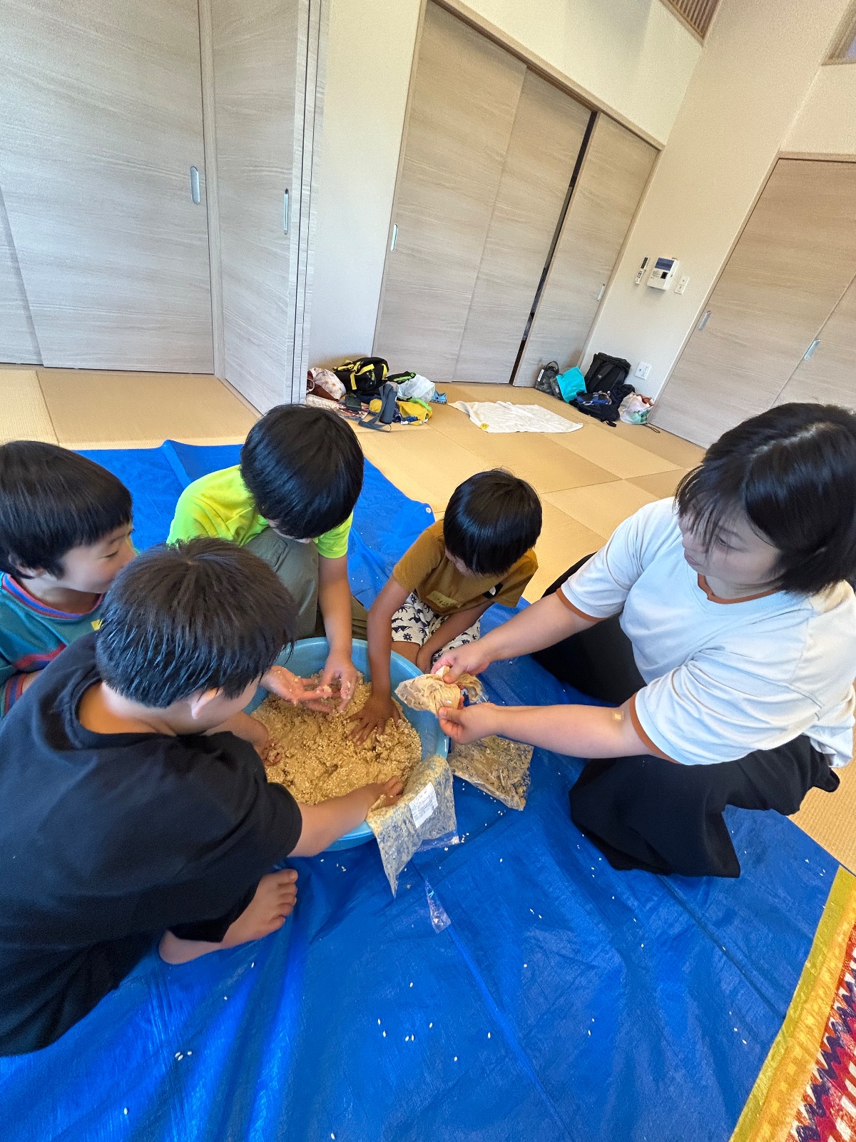 みんなで昼食づくりを進める食育活動