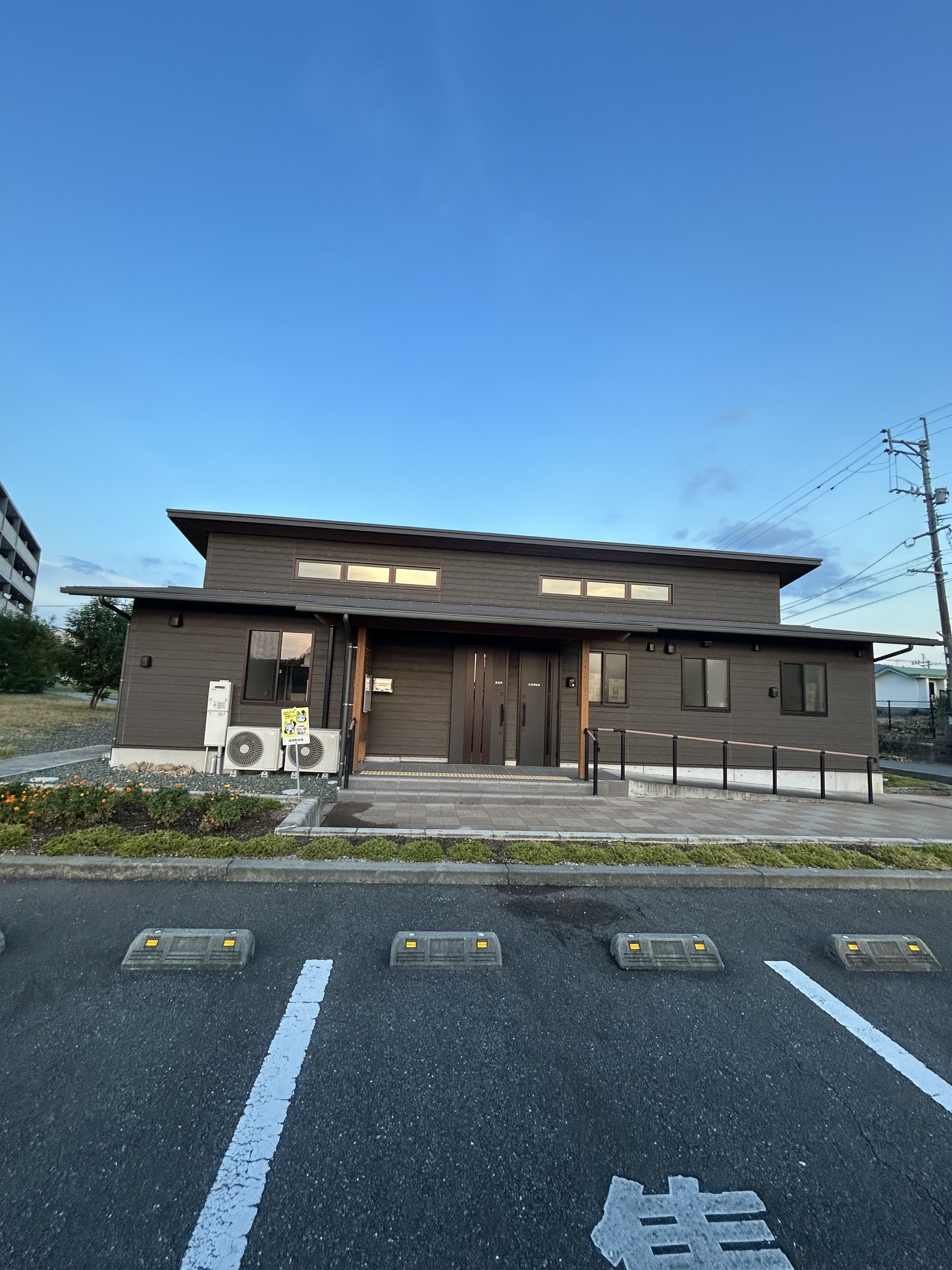 安永4町内公民館の正面外観